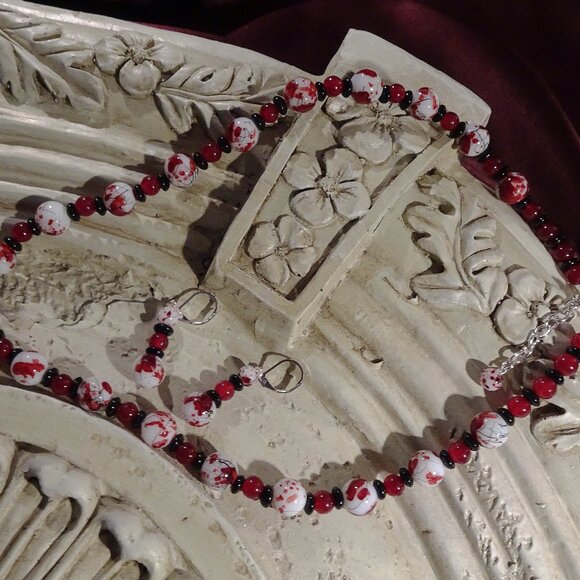 Handcrafted necklace/earring set with deep scarlet, white, and black elements - Picture 7 of 10